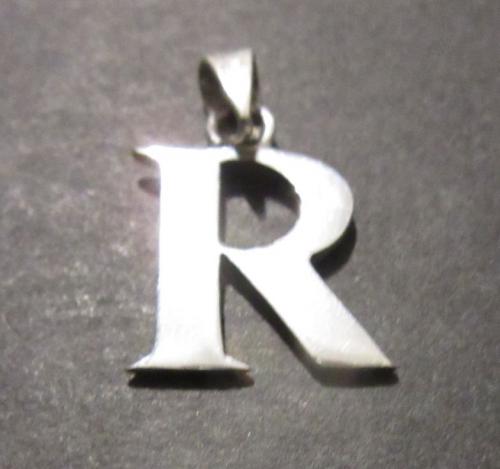 Písmeno R - přívěsek ze stříbra