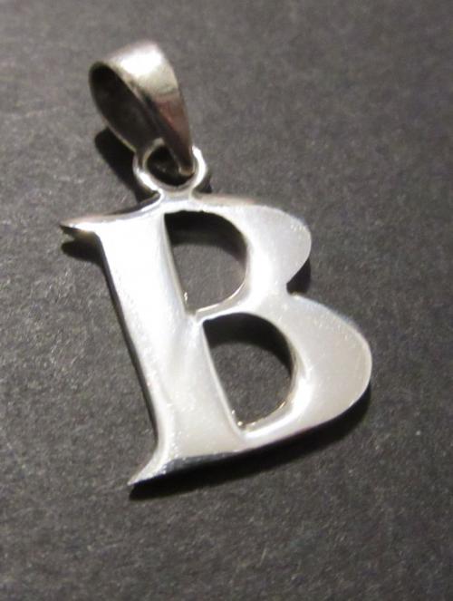 Písmeno B - přívěsek ze stříbra