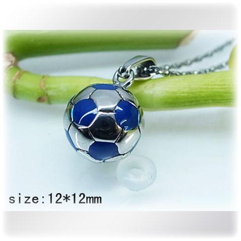 Fotbalový míč s modrými puntíky - ocelový přívěsek