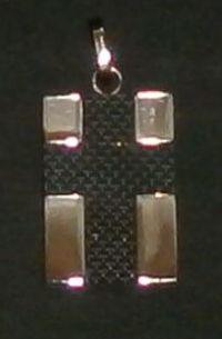 Destička s černým křížem - ocelový přívěsek