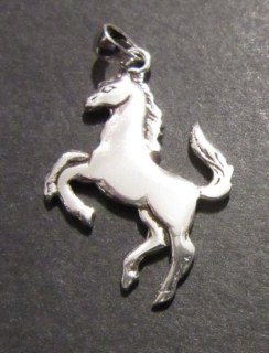Kůň - přívěsek ze stříbra