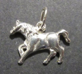 Kůň v poklusu - stříbrný přívěsek
