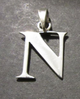 Písmeno N - přívěsek ze stříbra