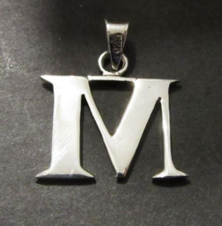 Písmeno M - přívěsek ze stříbra