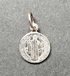 Ježíš Kristus na medailonku - stříbrný přívěsek rhodiovaný