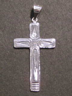 Křížek - přívěsek ze stříbra na krk