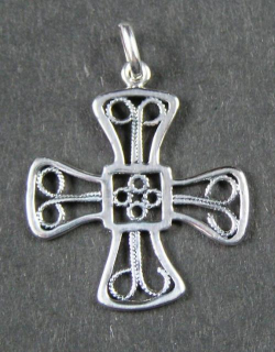 Křížek zdobený - stříbrný přívěsek / přívěsek ze stříbra