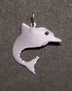 Silueta delfína - stříbrný přívěsek