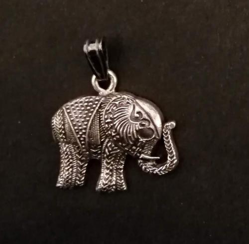 Zdobený slon - přívěsek ze stříbra - varianta 2